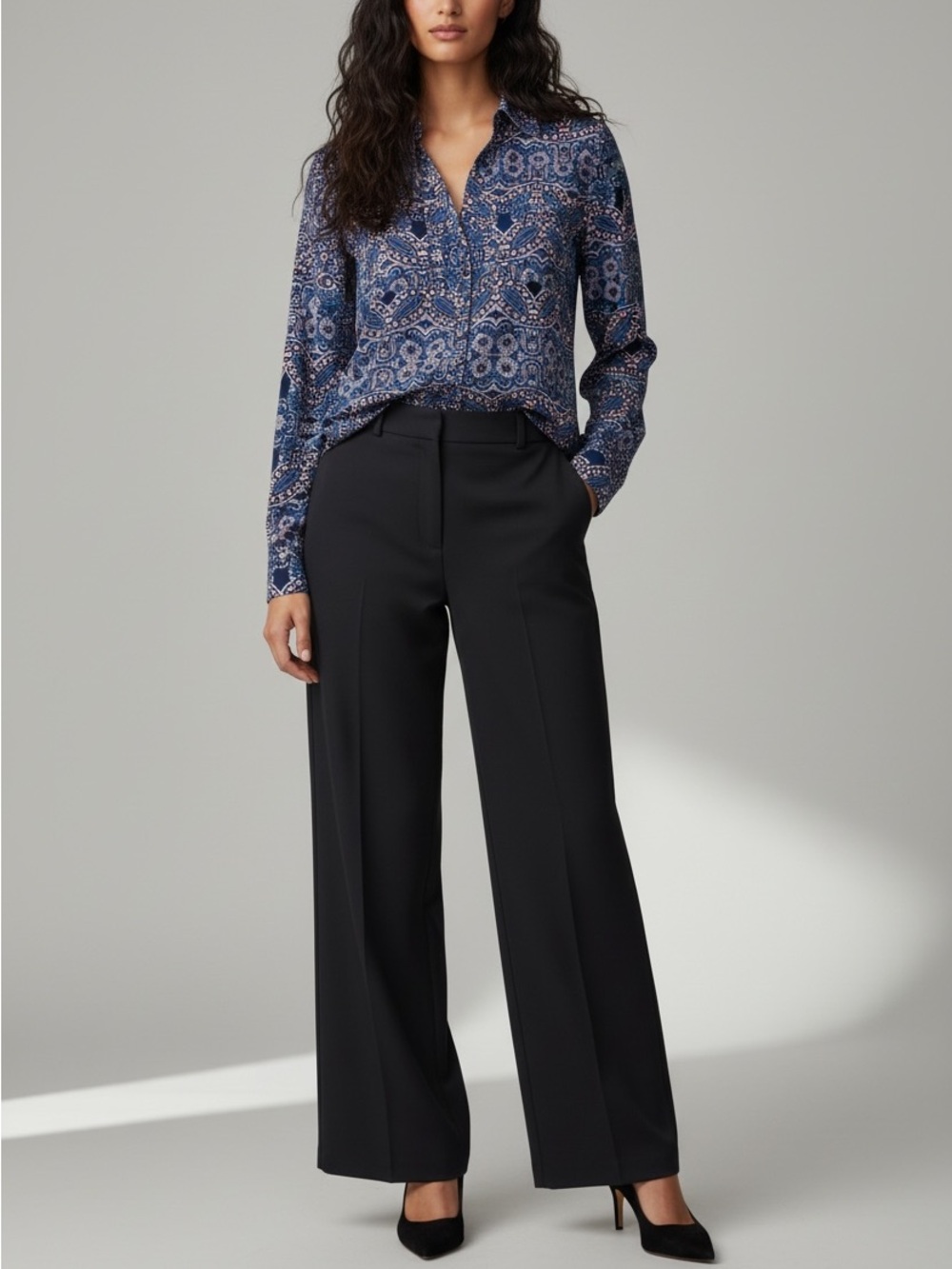 Express The Portofino Shirt Geometric Button Up Blouse Top Women's Medium Career